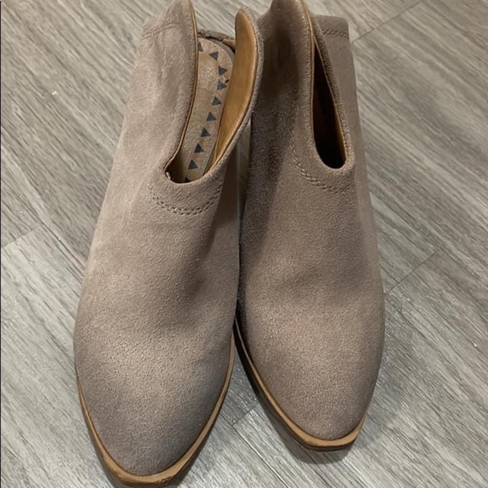 Chinese Laundry Booties size 6.5